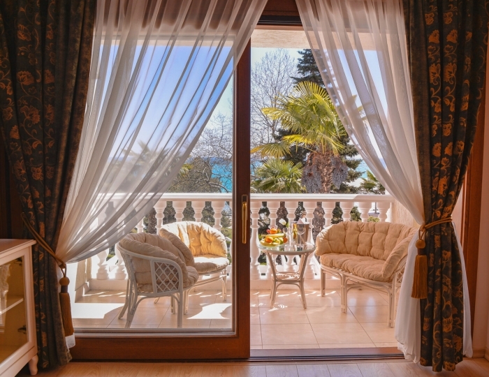 Люкс 2-местный 2-комнатный с балконом вид на море корп.1 - Санаторий «Айвазовское» Алушта