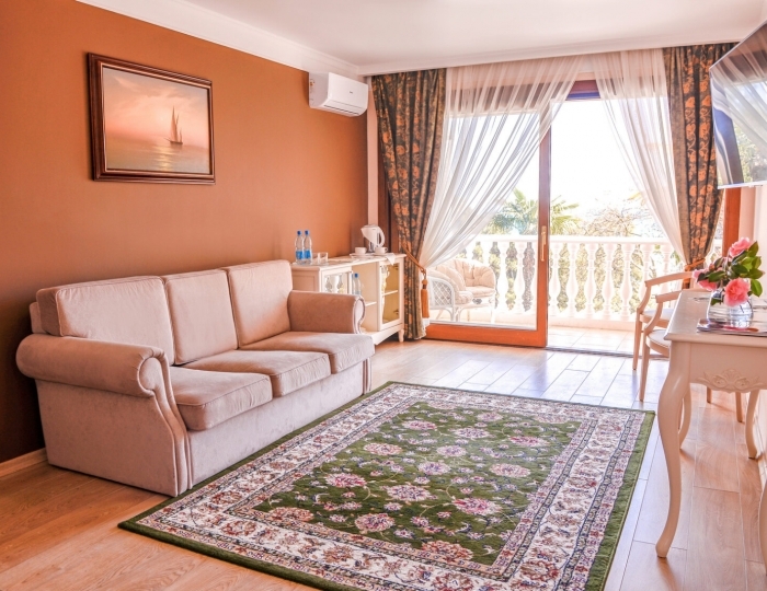 Люкс 2-местный 2-комнатный с балконом вид на море корп.1 - Санаторий «Айвазовское» Алушта