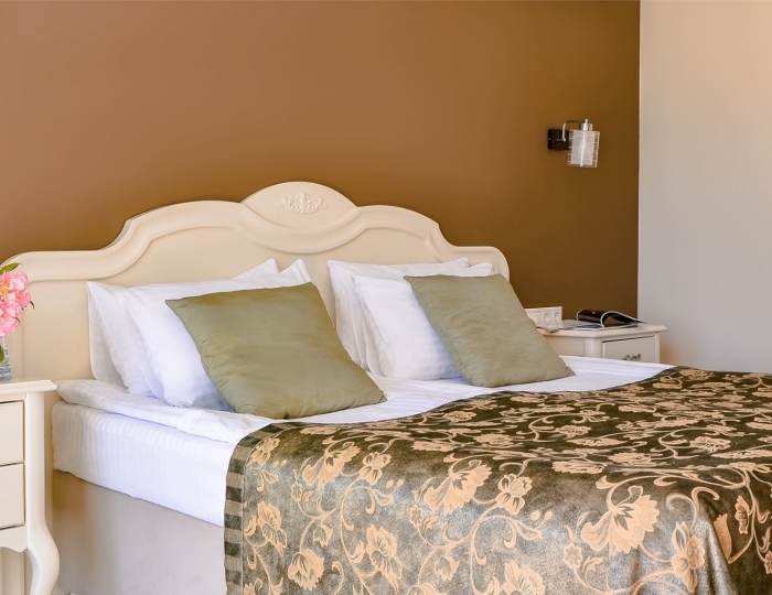 Люкс 2-местный 2-комнатный с балконом вид на море корп.1 - Санаторий «Айвазовское» Алушта