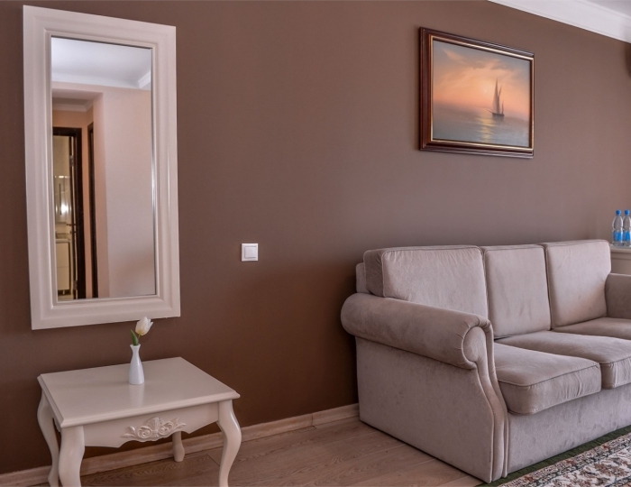 Люкс 2-местный 2-комнатный с балконом вид на море корп.1 - Санаторий «Айвазовское» Алушта