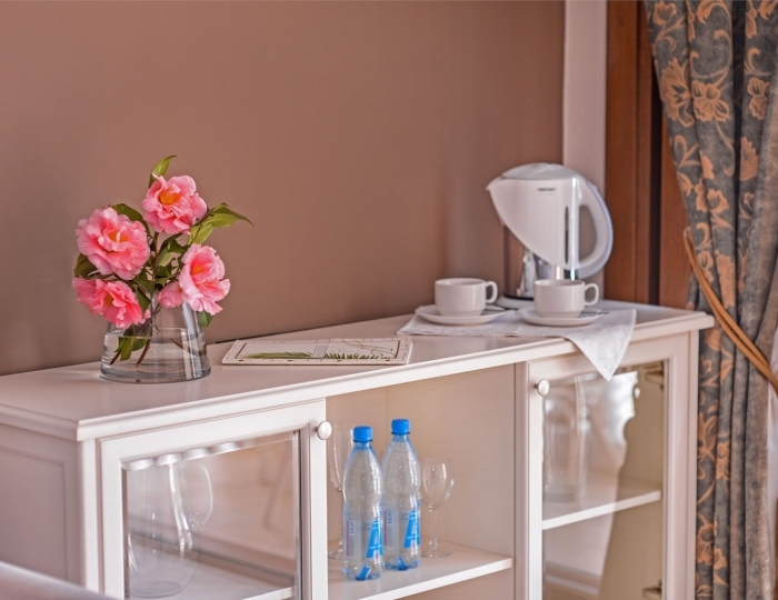 Люкс 2-местный 2-комнатный с балконом вид на море корп.1 - Санаторий «Айвазовское» Алушта