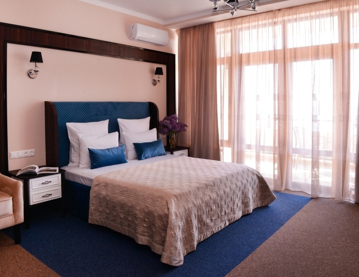 Люкс 2-местный 2-комнатный с балконом вид на море корп.3 - Санаторий «Айвазовское» Алушта