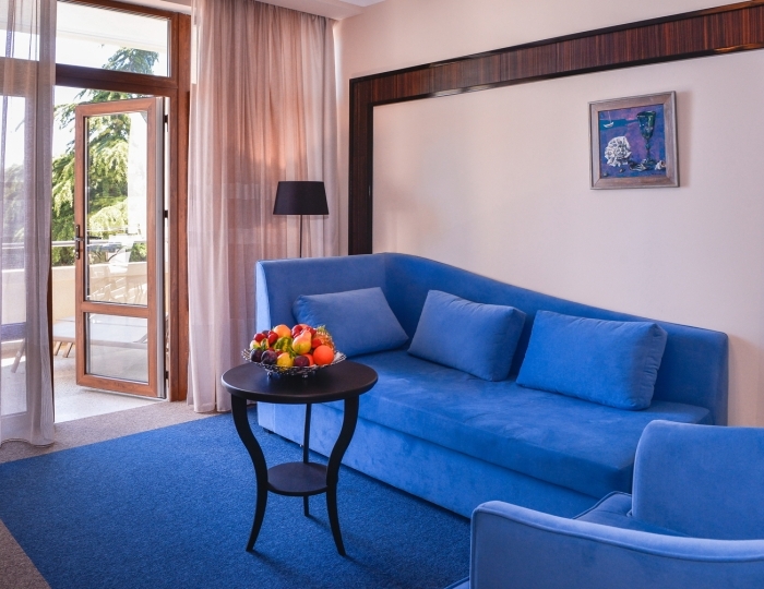 Люкс 2-местный 2-комнатный с балконом вид на море корп.3 - Санаторий «Айвазовское» Алушта