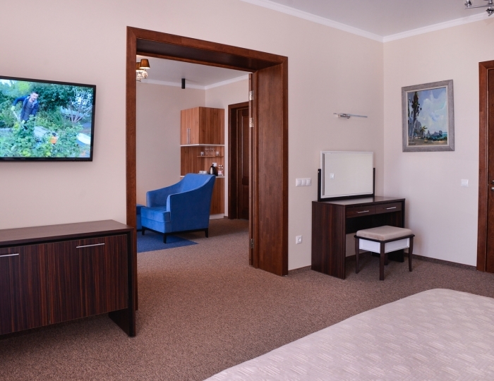 Люкс 2-местный 2-комнатный с балконом вид на море корп.3 - Санаторий «Айвазовское» Алушта