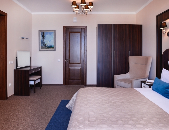 Люкс 2-местный 2-комнатный с балконом вид на море корп.3 - Санаторий «Айвазовское» Алушта