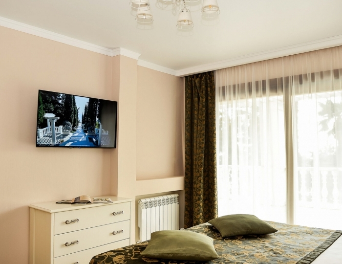 Люкс 2-местный 2-комнатный с террасой вид на море корп.1 - Санаторий «Айвазовское» Алушта