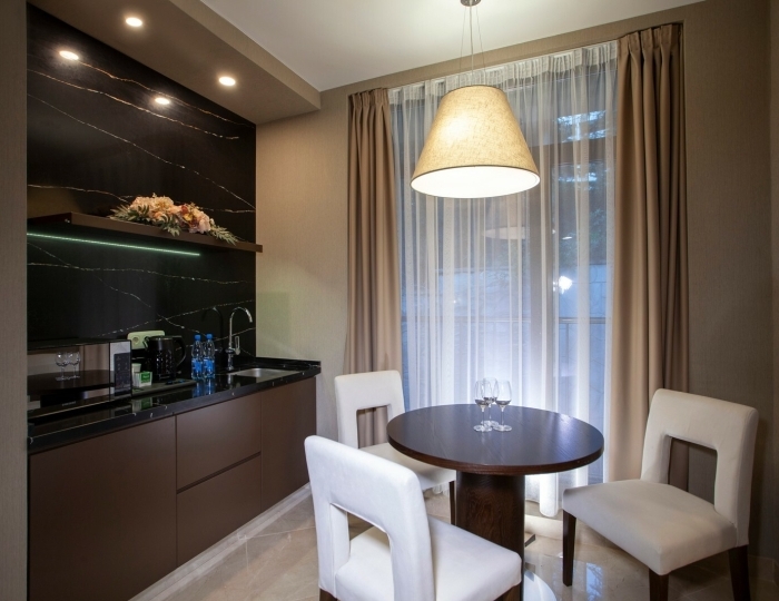 Апартаменты 2-местные 2-комнатные с террасой 1 этаж корп.3 - Санаторий «Айвазовское» Алушта